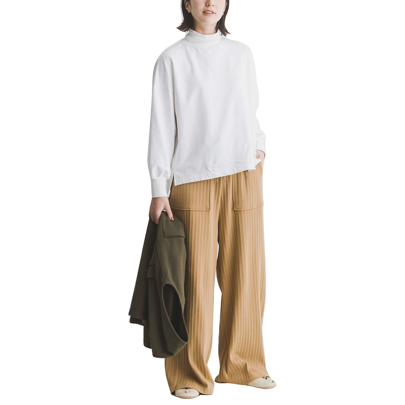 WEB限定お買い得商品|UP.de　着られるバッグ 裏起毛で作った ポケットいっぱい手ぶらジレ〈ベージュ〉|おうち着の上にはおるだけ！　※お届けするカラーとは異なります。