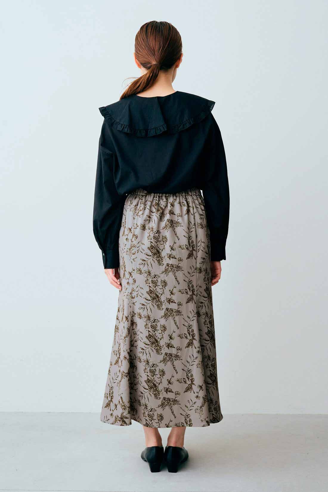 Real Stock|IEDIT[イディット]　コットン素材が心地よいラッフルカラーブラウス〈ブラック〉|モデル身長：163cm、着用サイズ：M