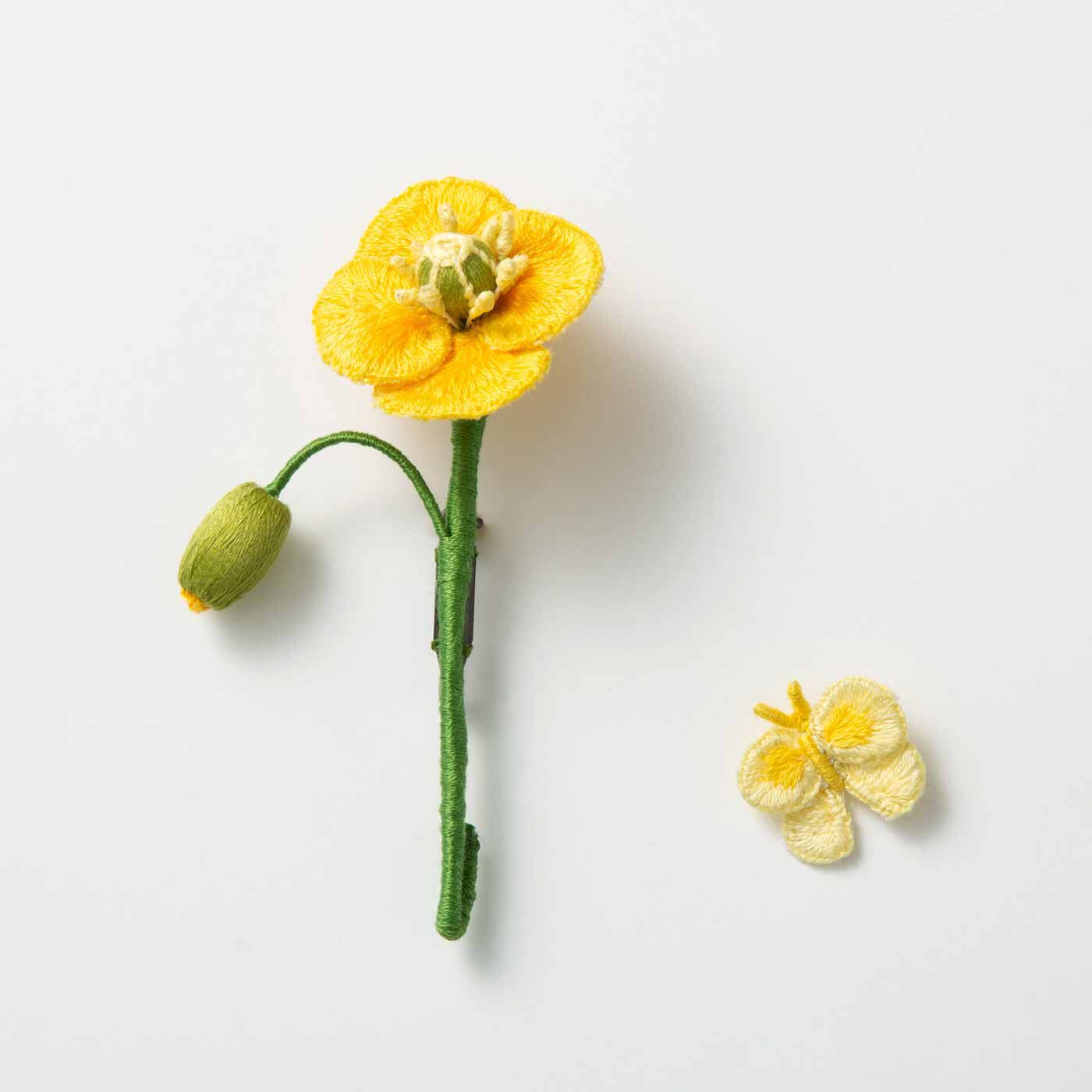 realstock [リアルストック]（Express BOX）|多彩な花を咲かせて立体的な刺しゅうを楽しむ スタンプワーク|タイプ5：ポピー　（ポピー）できあがりサイズ：縦約11cm、横約7cm　（蝶）縦約2.5cm、横約2.5cm