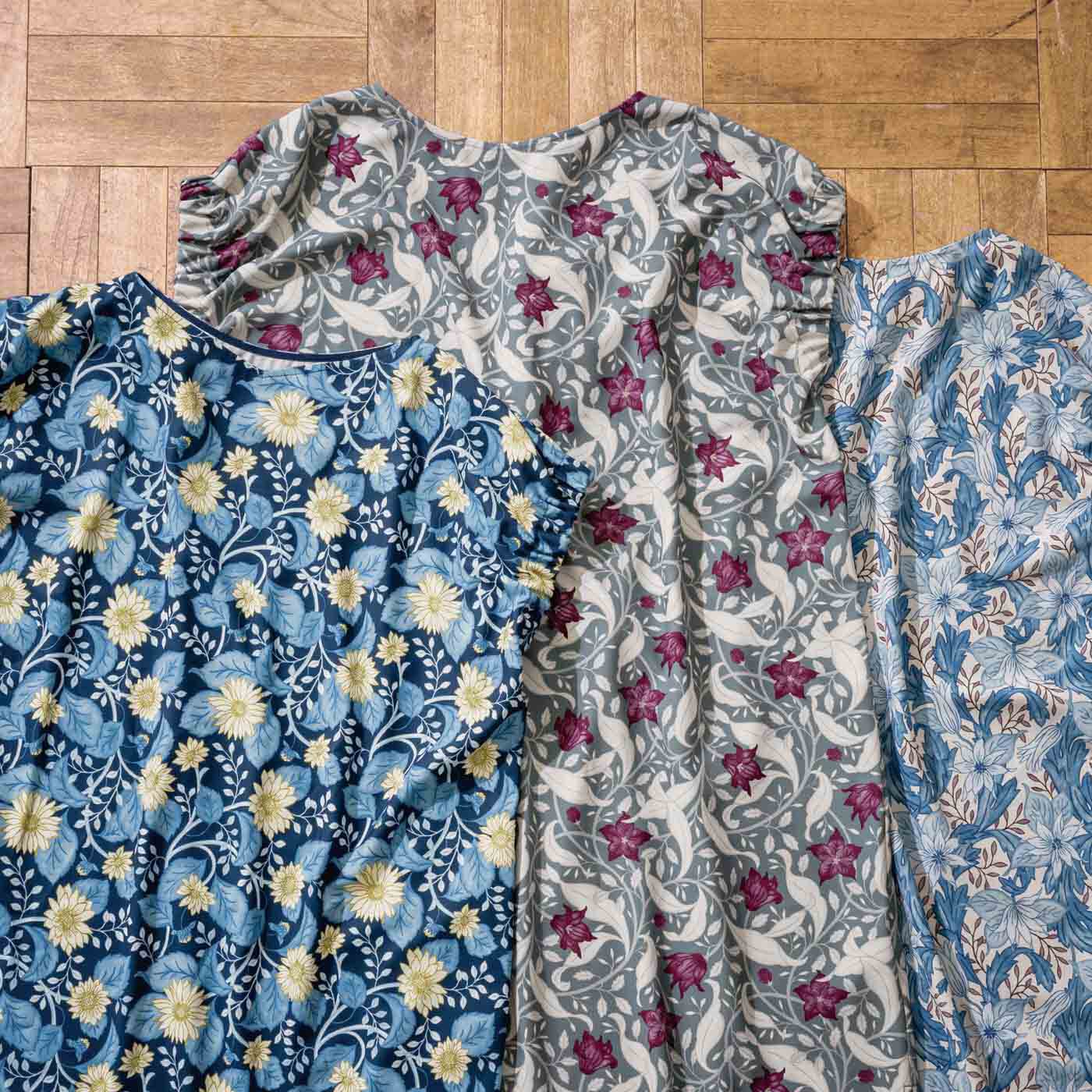 Real Stock|am＆be　アンティークフラワー　リラックスタイムもお出かけも着分けしないさらりとした着心地の2-WAYワンピース〈クレマチス〉|3designs　さらっと心地よくて、透けが気になりにくい厚みがうれしい♪