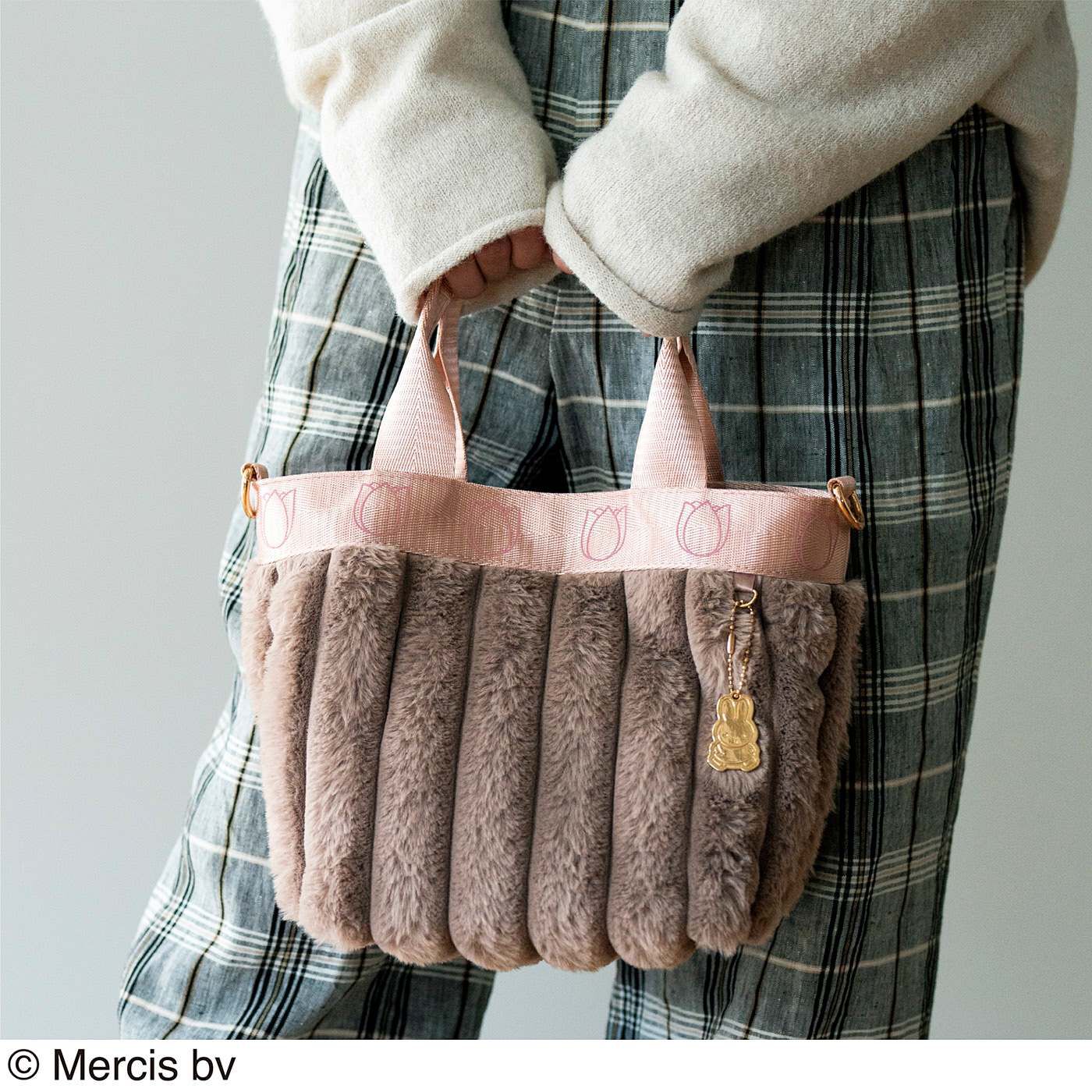 Real Stock|ミッフィーサークル　ふわふわの肌ざわり　大人色２-wayファーバッグ