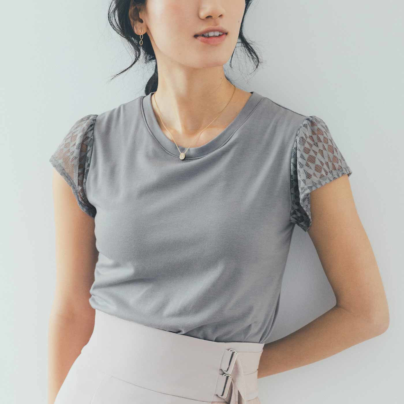 Real Stock|急な汗に負けない 汗じみ対策加工素材のカップ付きインナー〈グレー〉