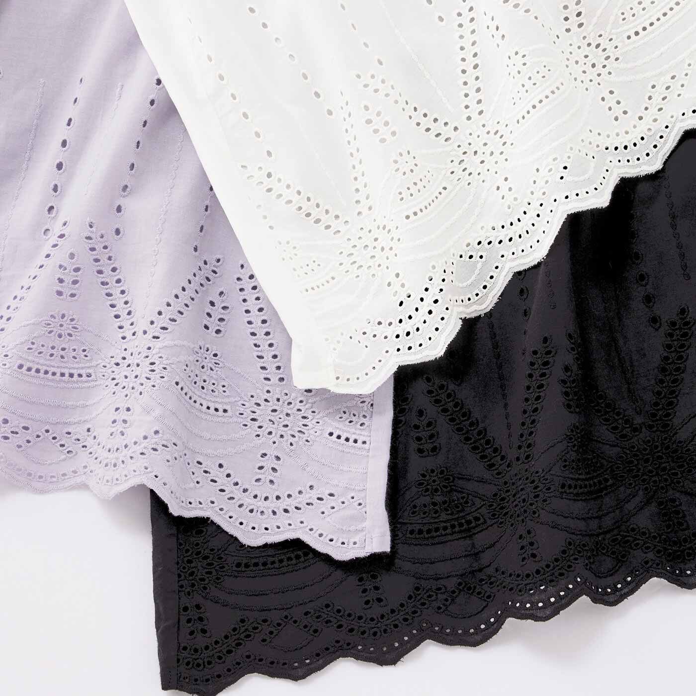 Real Stock|フラウグラット 涼やかコットン100％ローン素材の華やかスカラップレーストップス〈ブラック〉|前すそには縦ラインをすっきり見せるスカラップレースをほどこして華やかに仕上げました。