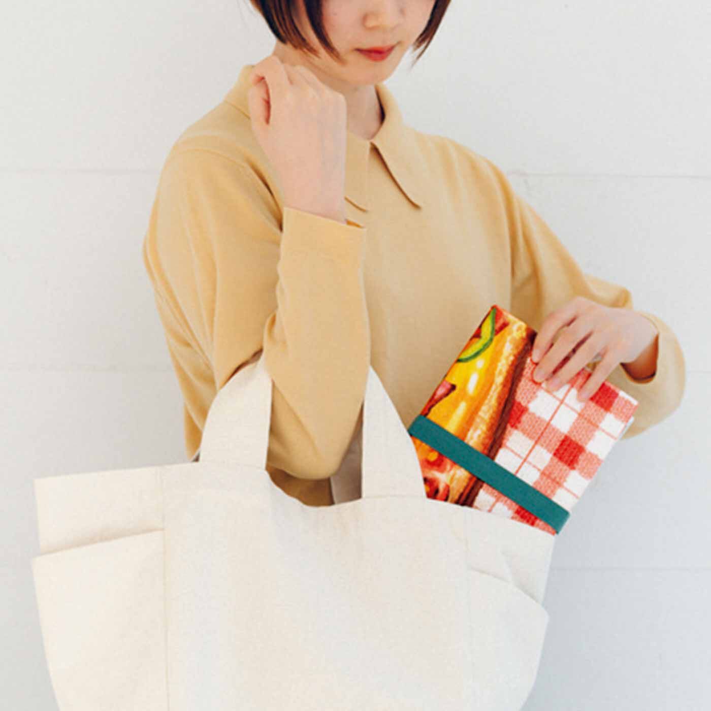 フェリシモメリー|お外でおいしい ふんわりトーストマット〈1人前〉〈クロックマダム〉|コンパクト　ゴムベルト付きですっきり収納でき、バッグにすっぽり。　※画像は〈ピザトースト〉です。