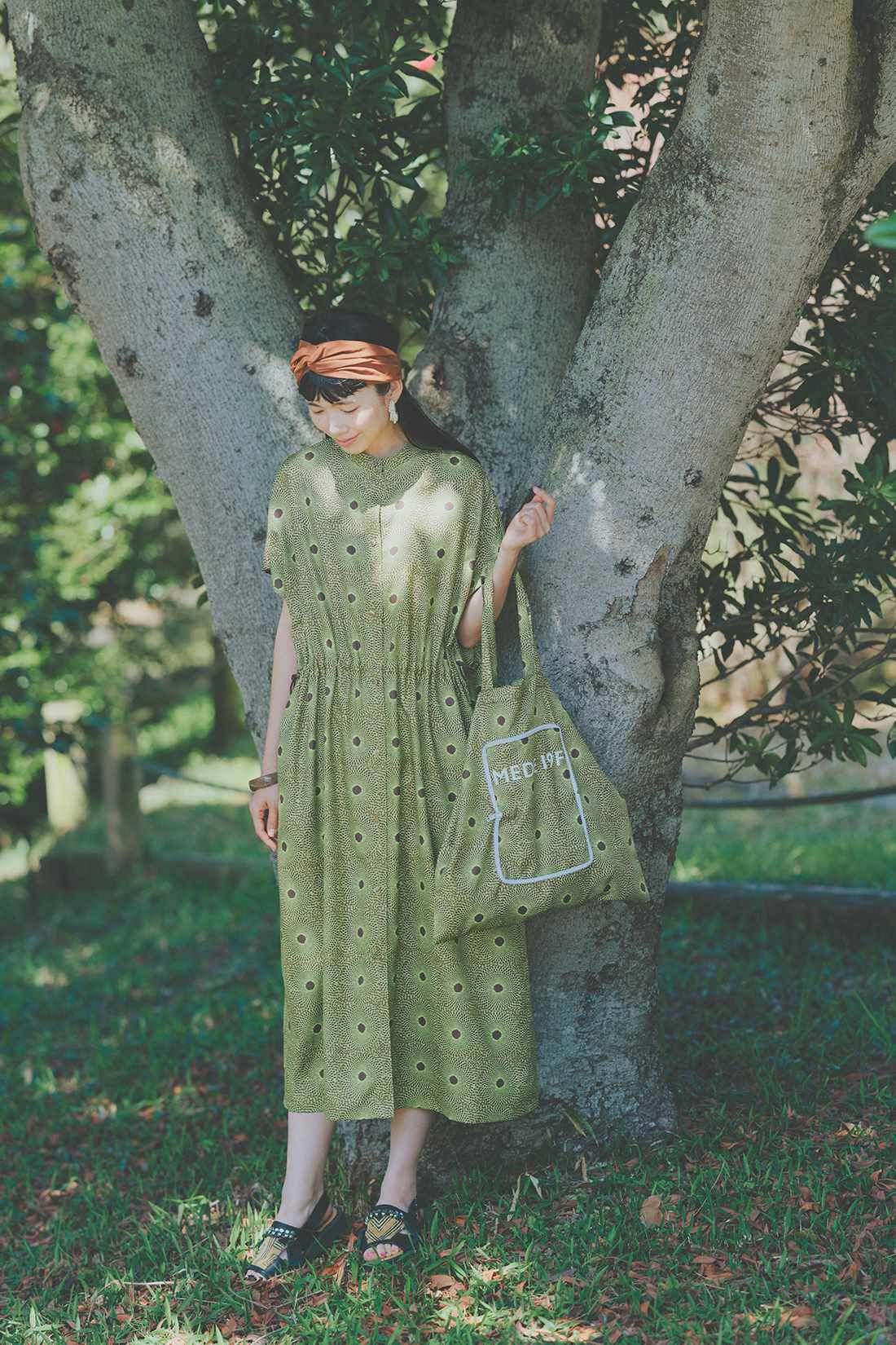 MEDE19F|アフリカンプリントワンピース〈ＧＲ〉ＭＤ１９とアフリカンプリントバッグＭＤ１９のコーディネート