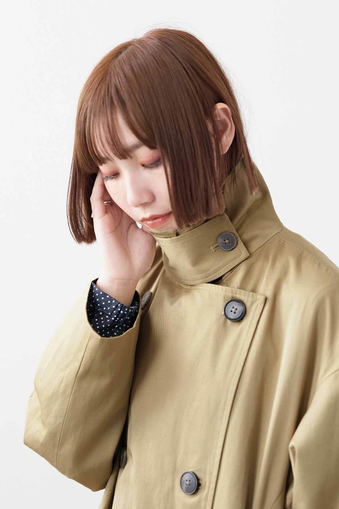 MonthlyBOX|フェリシモプチ【低身長×多サイズ展開】小ぶりなディテールがちょうどいい こだわりがつまったトレンチコート〈ベージュ〉|衿をスタンドネックにしても顔が埋もれずすっきり。