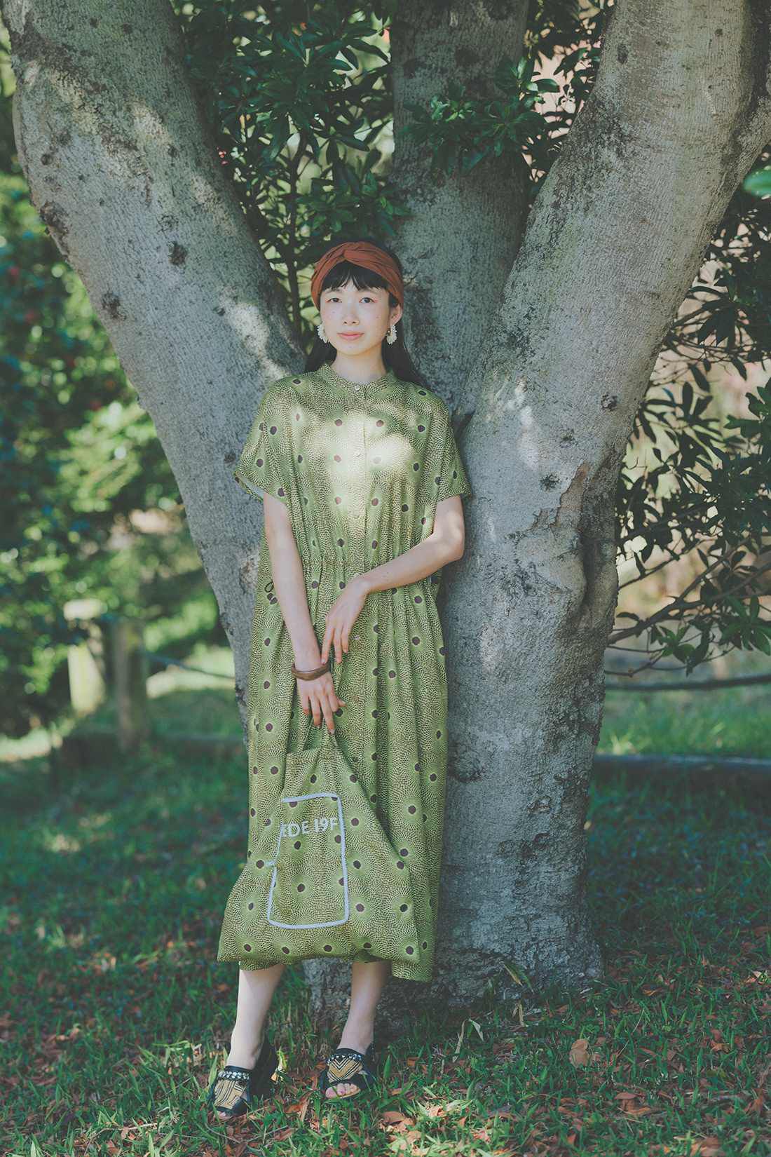 MEDE19F|アフリカンプリントワンピース〈ＧＲ〉ＭＤ１９とアフリカンプリントバッグＭＤ１９のコーディネート