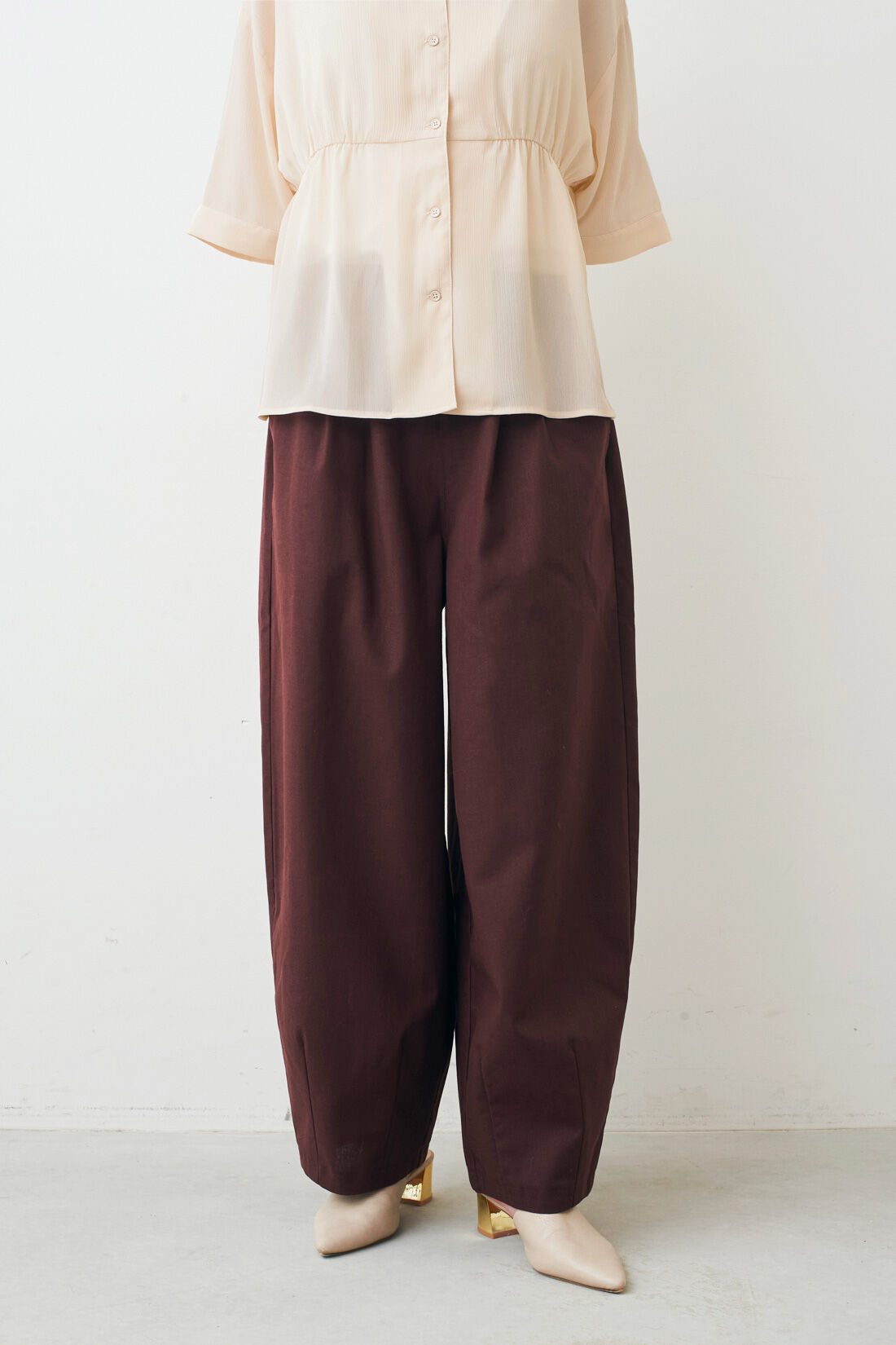 IEDIT|接触冷感 ギャザー ハーフスリーブ シャツ 〈アイボリー〉のコーディネート