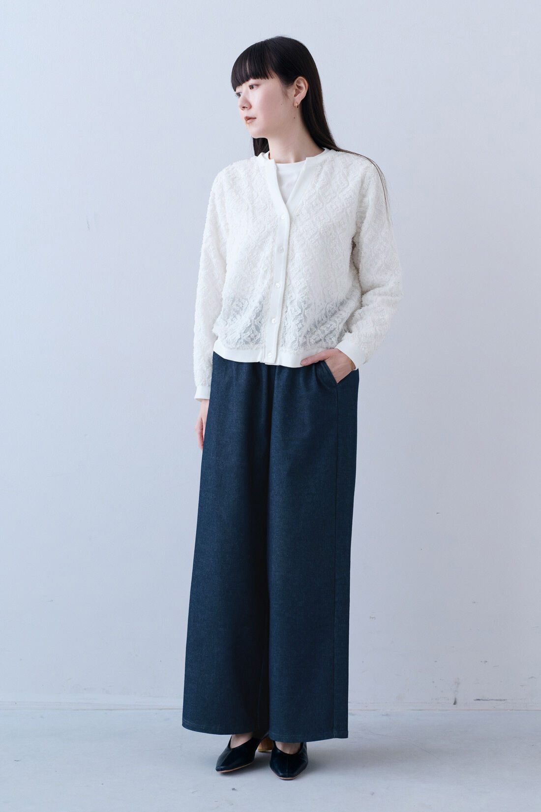 IEDIT|IEDIT[イディット]　軽やかなはき心地 かのこ素材のワイドデニムパンツ|モデル身長：163cm　着用サイズ：M