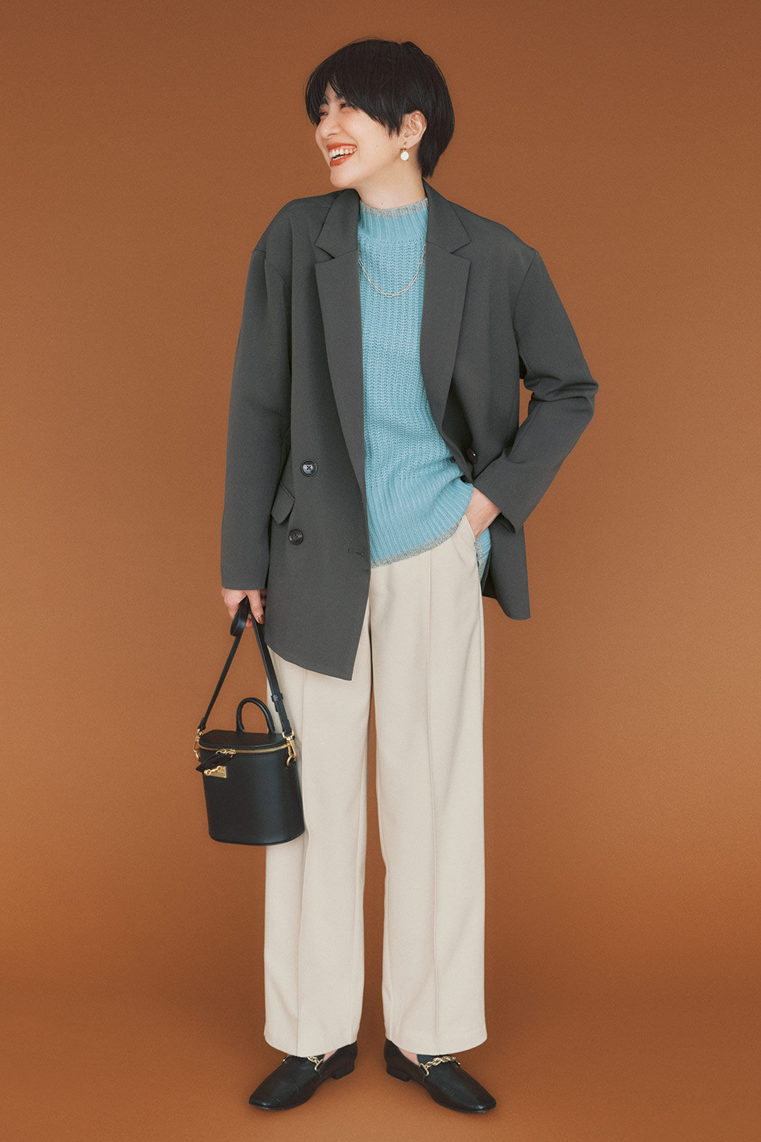 IEDIT|小森美穂子さんコラボ ゆるシルエット こなれ見え ジャケット〈チャコールグレー〉のコーディネート