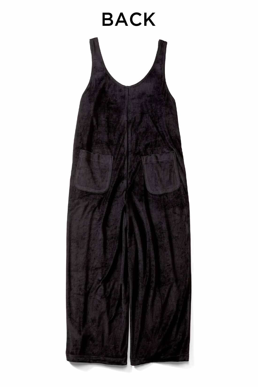 IEDIT|IEDIT[イディット]　きくちあつこさんコラボ ベロアロンパースセット〈ブラック〉|後ろのポケットがのっぺり見えないアクセントに。
