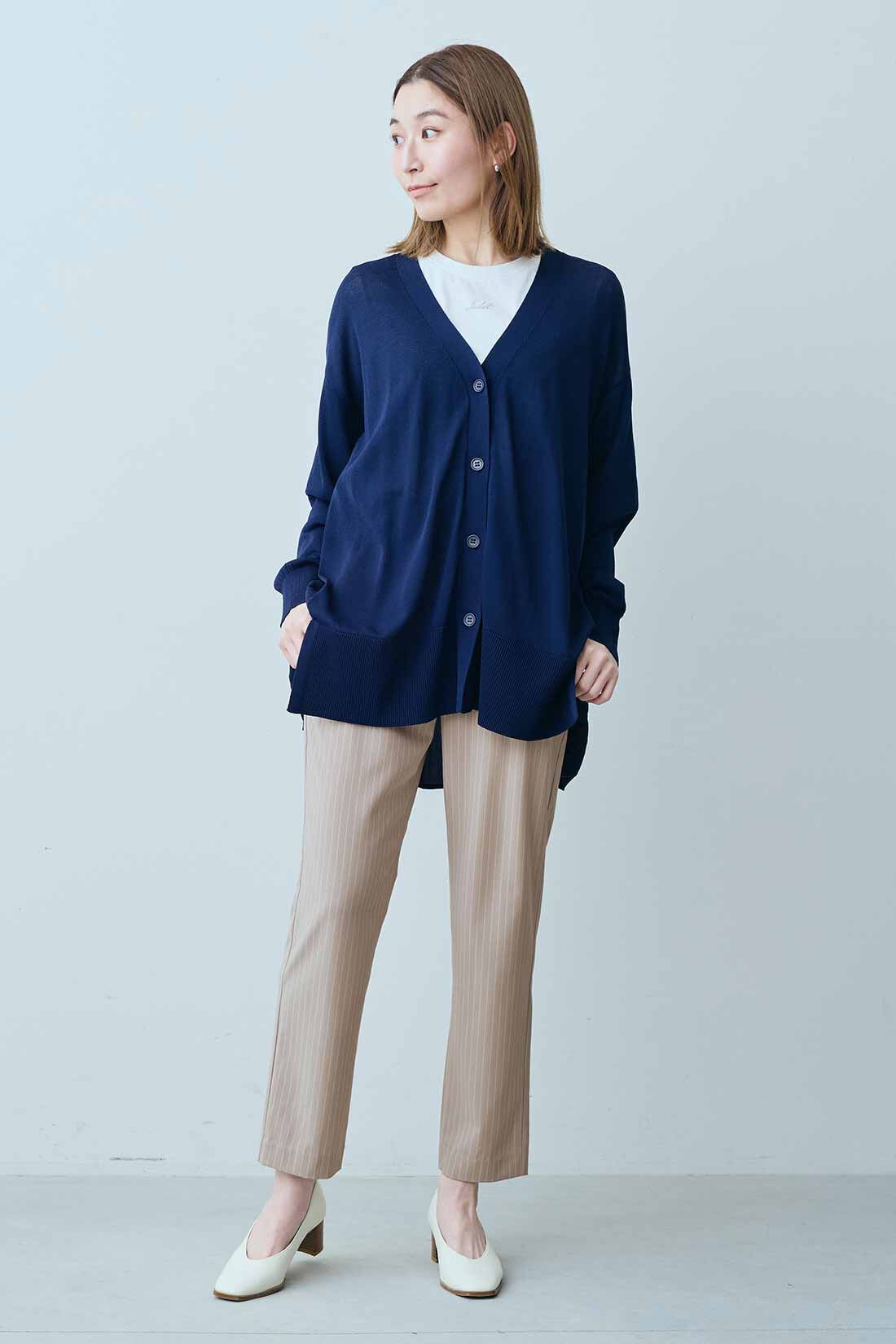 IEDIT|UVカット 接触冷感 撥水加工 エアノビ 涼やか テーパードパンツ〈グレーストライプ〉のコーディネート