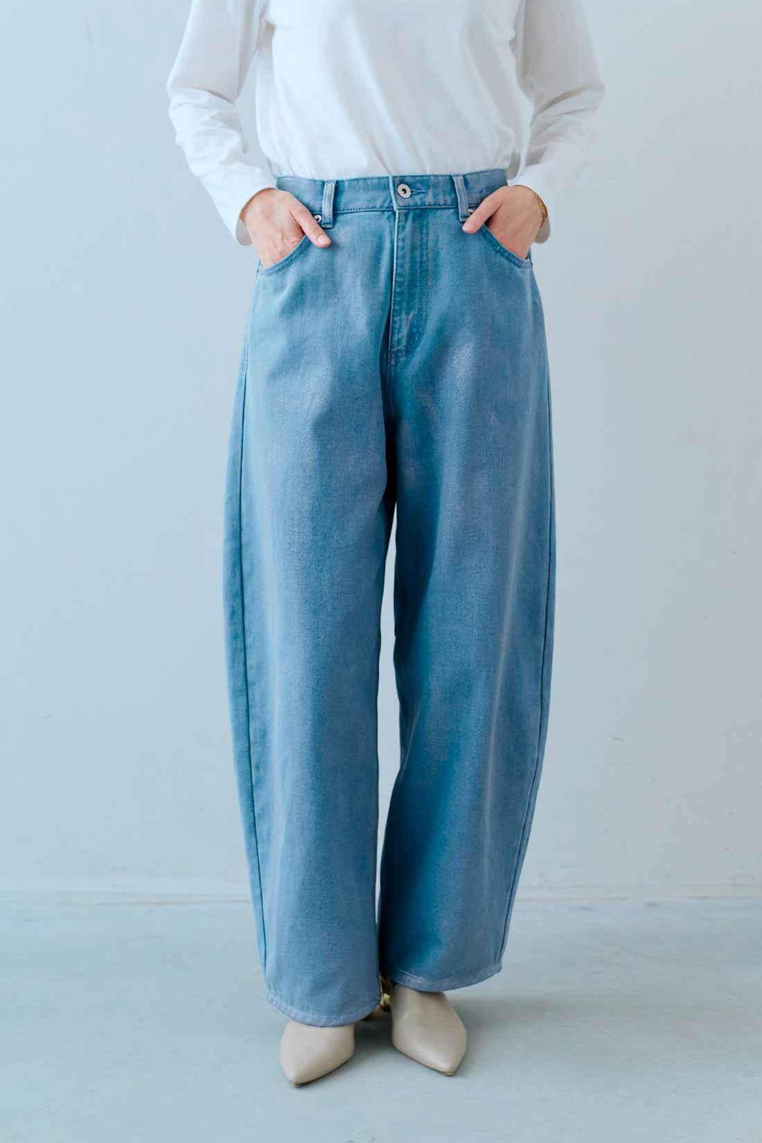 IEDIT|箔（はく）プリント ゆる テーパード デニムパンツ 〈ブルー〉のコーディネート