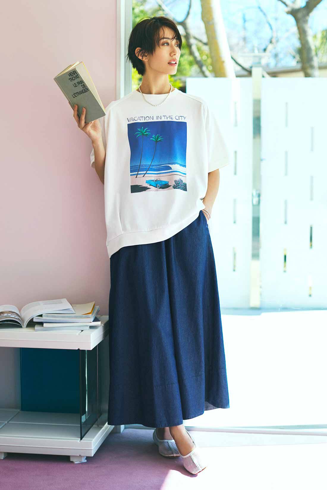 IEDIT|永井博さん コラボ VACATION IN THE CITY コクーン Tシャツ 〈ホワイト〉のコーディネート
