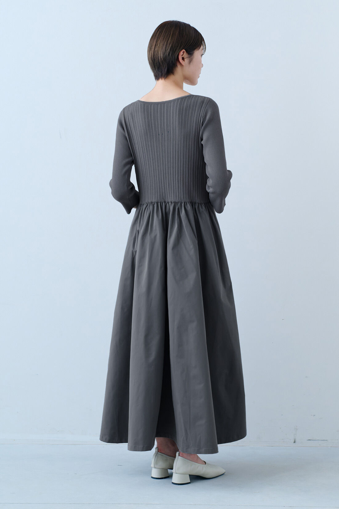 IEDIT［イディット］|IEDIT[イディット]　シャリ感ニットと撥水スカート ドッキングワンピース|モデル身長：163cm　着用サイズ：M