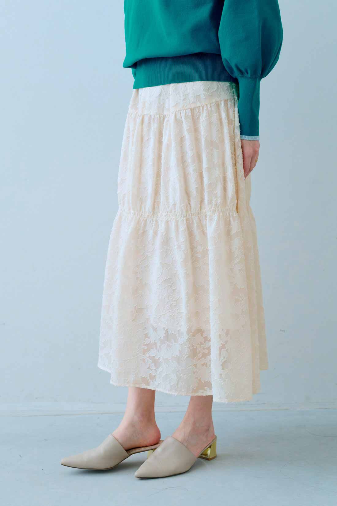 IEDIT|Aライン 上品 カットジャカード スカート 〈フェザーホワイト〉のコーディネート