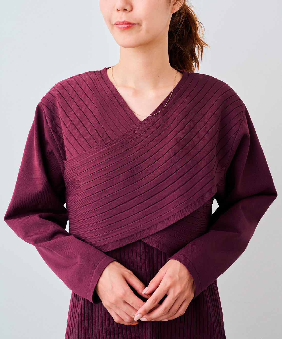 IEDIT|野々村友紀子さん&times;IEDIT[イディット]　ほめられること間違いない！ 気になるところはうまいこと隠す 女優気分な上品カシュクールニットワンピース|露出しすぎず品よく見えるネックライン