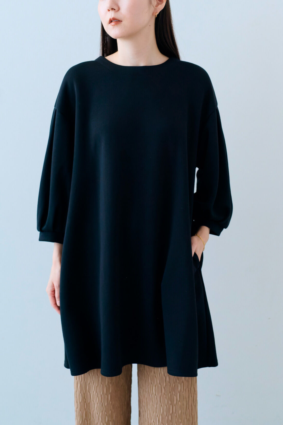 IEDIT|IEDIT[イディット]　ぽわんとした袖がフェミニンなゆるチュニック〈ノーブルブラック〉