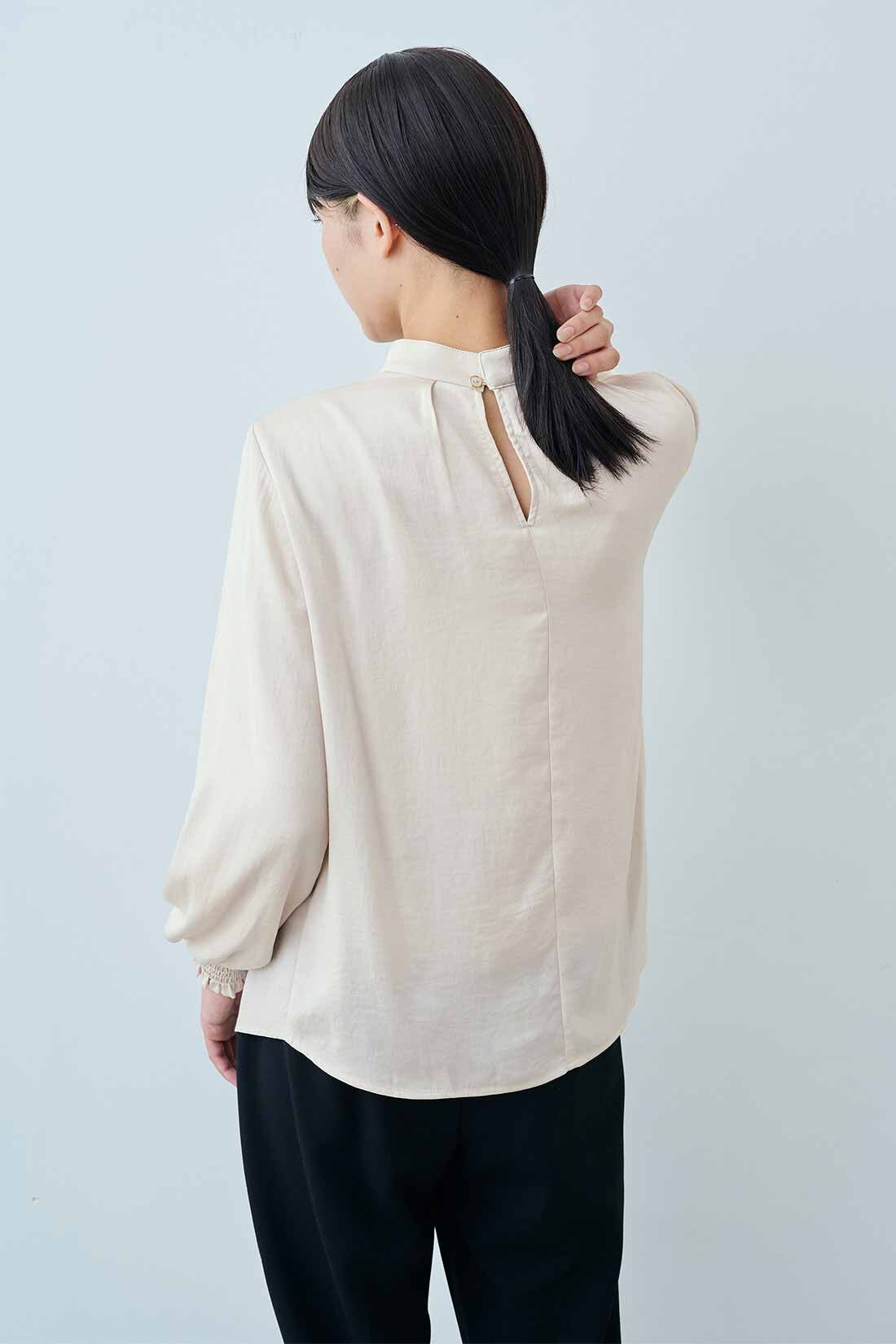 IEDIT［イディット］|IEDIT[イディット]　ほの光沢のマットサテンが上品な 抗菌防臭加工インナー付きドッキングブラウスの会