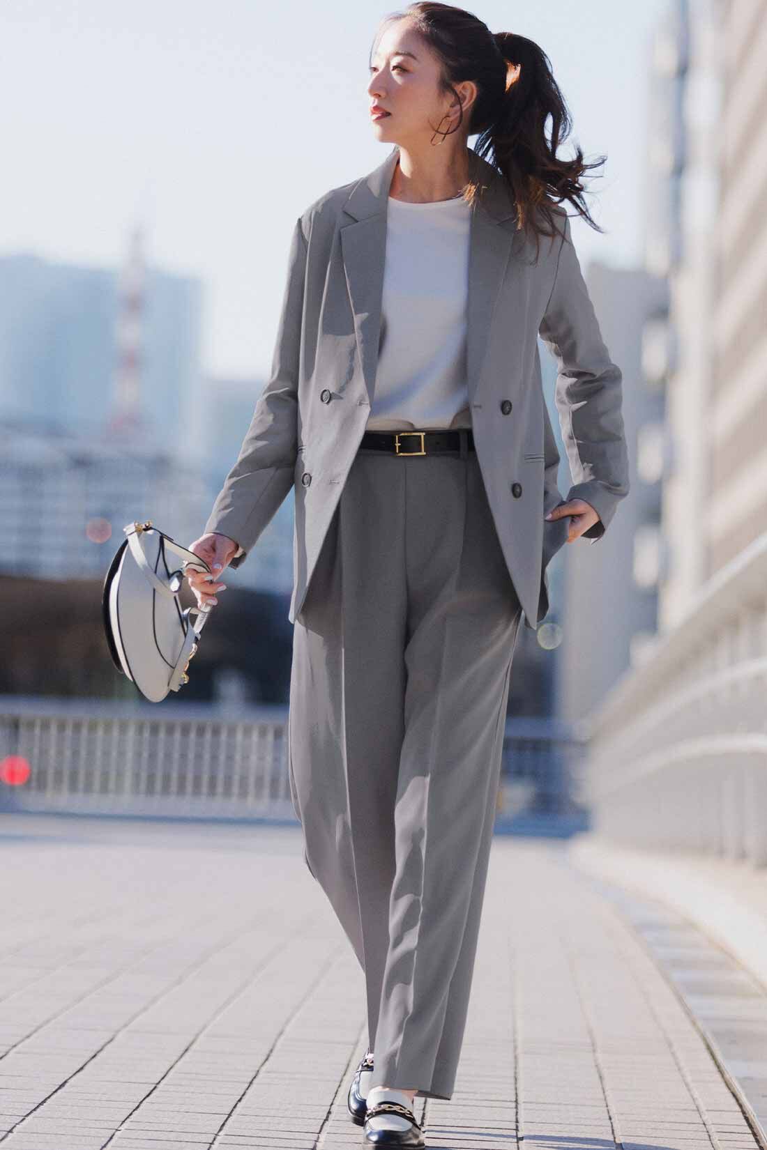 IEDIT|上品 大人 セミワイドパンツ 〈グレー〉のコーディネート