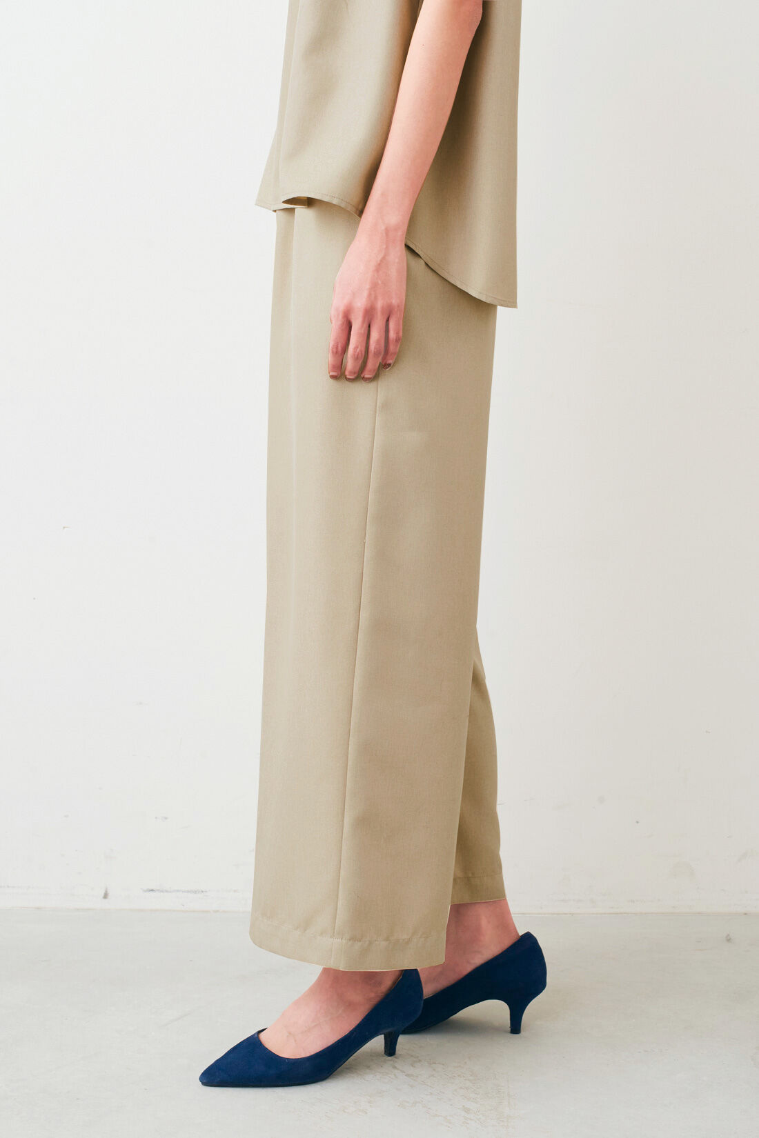 IEDIT|IEDIT[イディット]　落ち感ツイル素材が上品 スキッパー衿トップスとワイドパンツのきれいめセットアップ