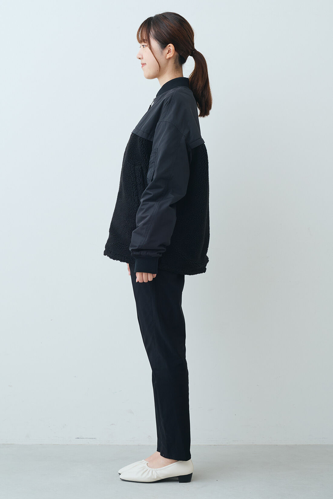 IEDIT|IEDIT[イディット]　もこもこボアのドッキングで マイルドクールな大人カジュアルMA-1〈ブラック〉|モデル身長：167cm　着用サイズ：M