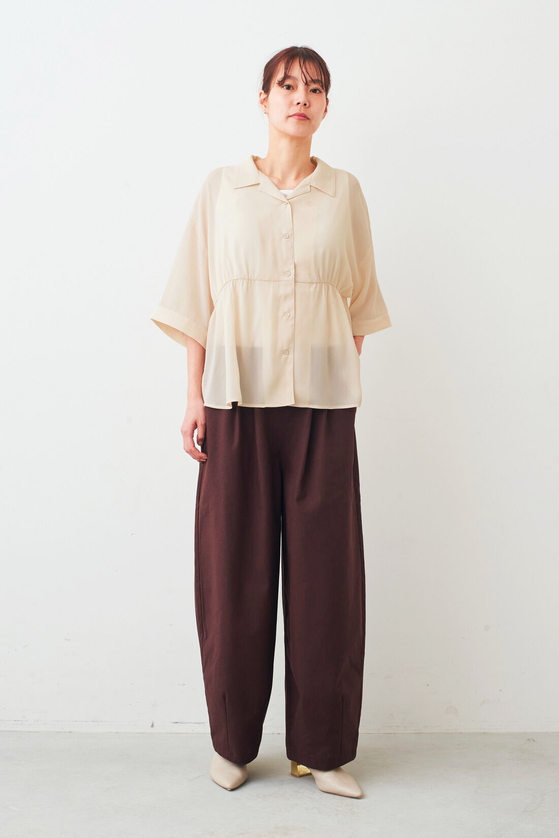 IEDIT|接触冷感 ギャザー ハーフスリーブ シャツ 〈アイボリー〉のコーディネート