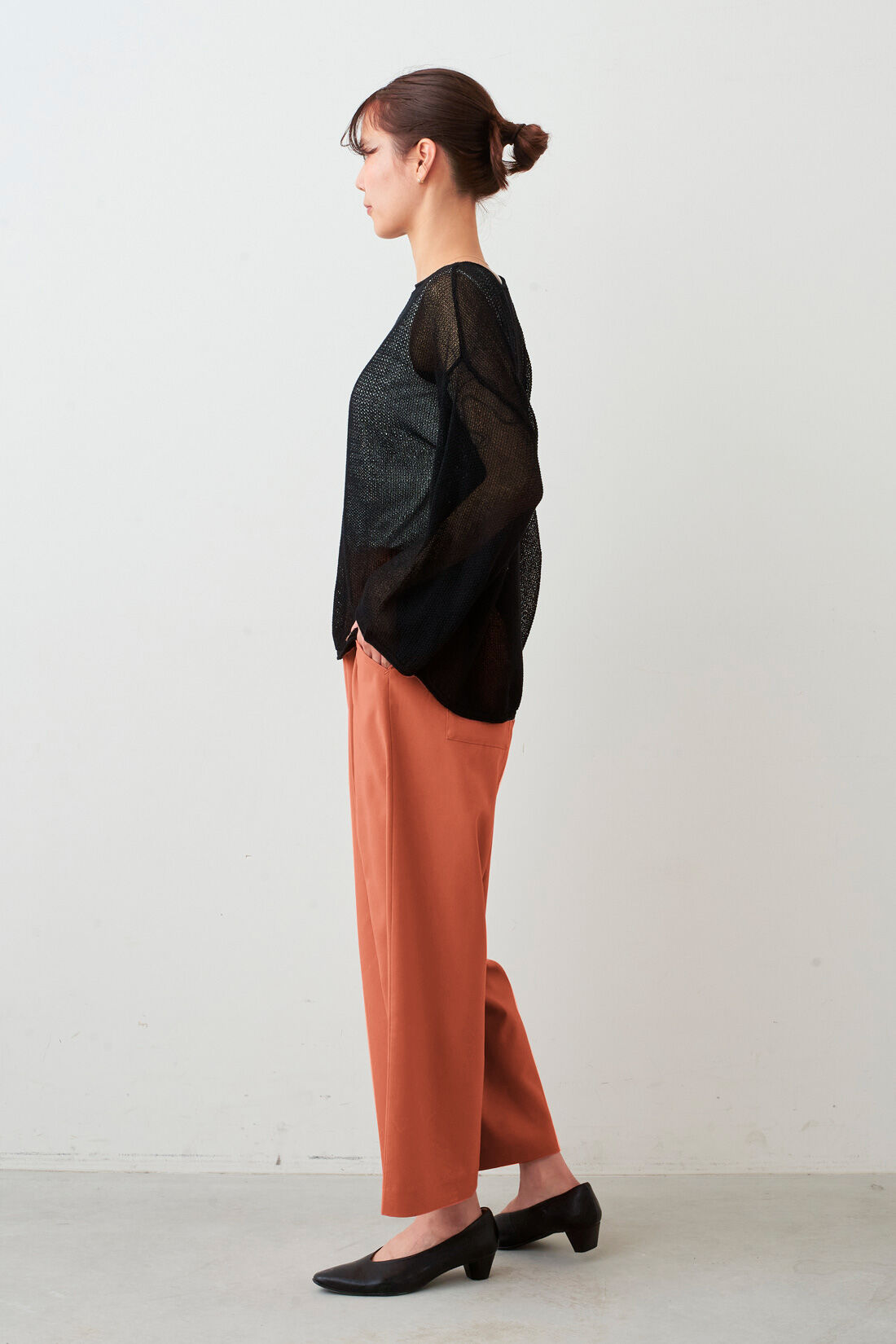 IEDIT|接触冷感 吸汗速乾 UVカット スーさら エアノビ涼やか セミワイドパンツ 〈クリームオレンジ〉のコーディネート