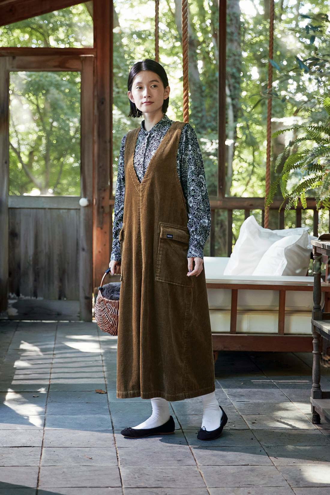 Sunny clouds|サニークラウズ 冬の花畑ブラウス〈レディース〉|モデル身長162cm/着用サイズM