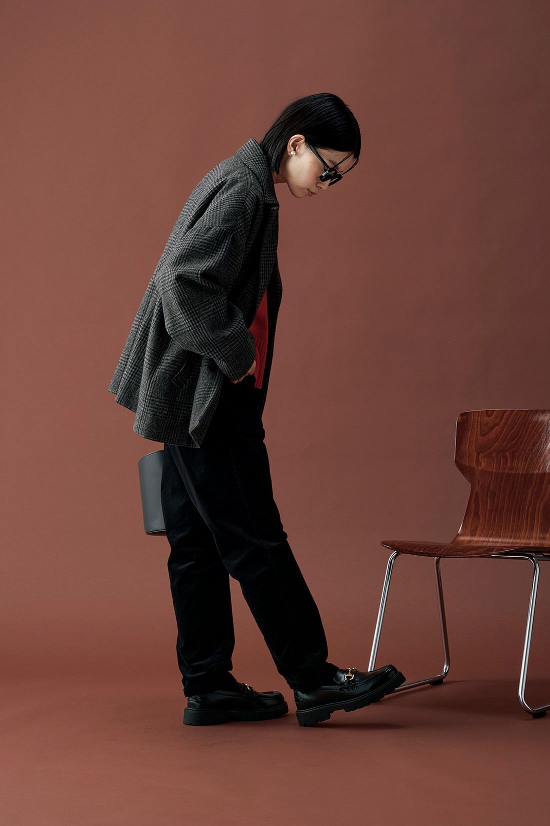 Sunny clouds|サニークラウズ ゆるすぎコール天ス〈レディース〉黒|モデル身長162cm/着用サイズM