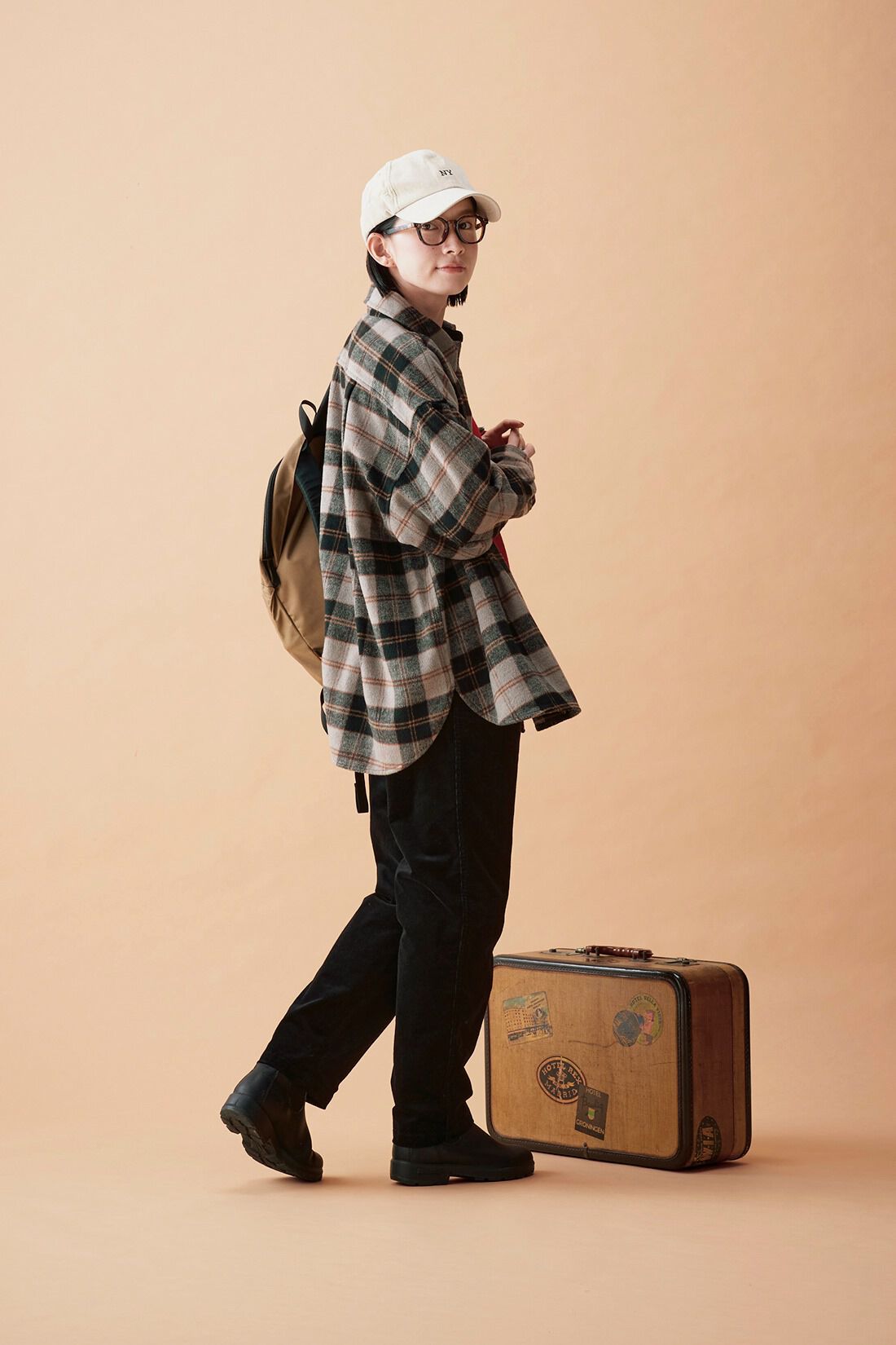 Sunny clouds|サニークラウズ ゆるすぎコール天ス〈レディース〉黒|モデル身長162cm/着用サイズM