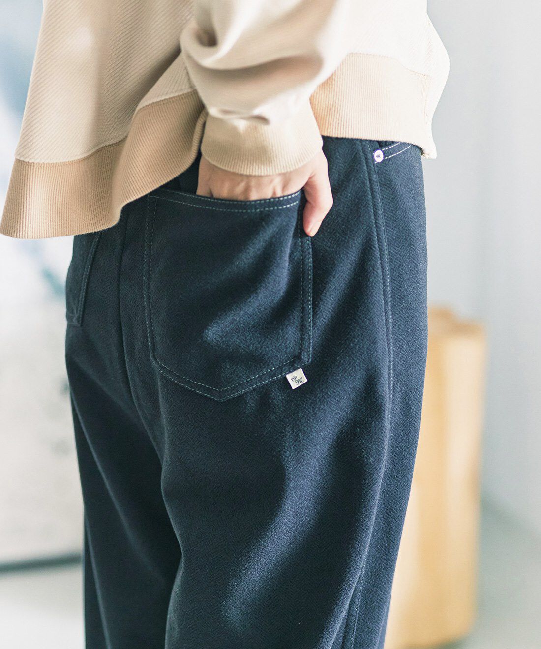 and myera［アンドマイラ］|and myera ぬくもりのあるヘリンボーン模様のパンツ