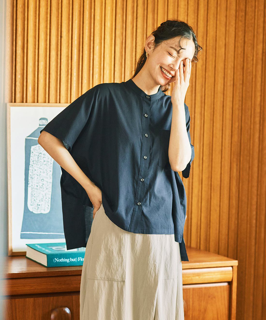 and myera［アンドマイラ］|and myera ドロップドフレンチスリーブシャツ〈黒〉