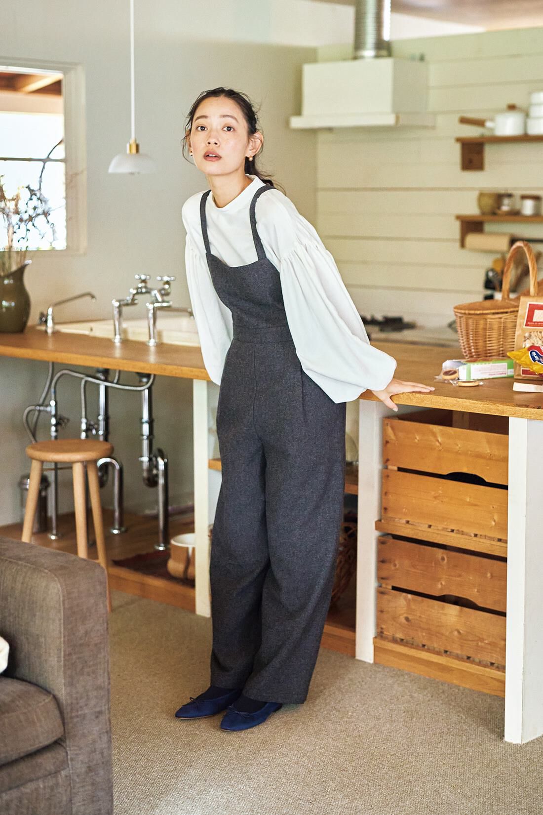 and myera|起毛 ウール混 サロペット〈チャコールグレー〉のコーディネート