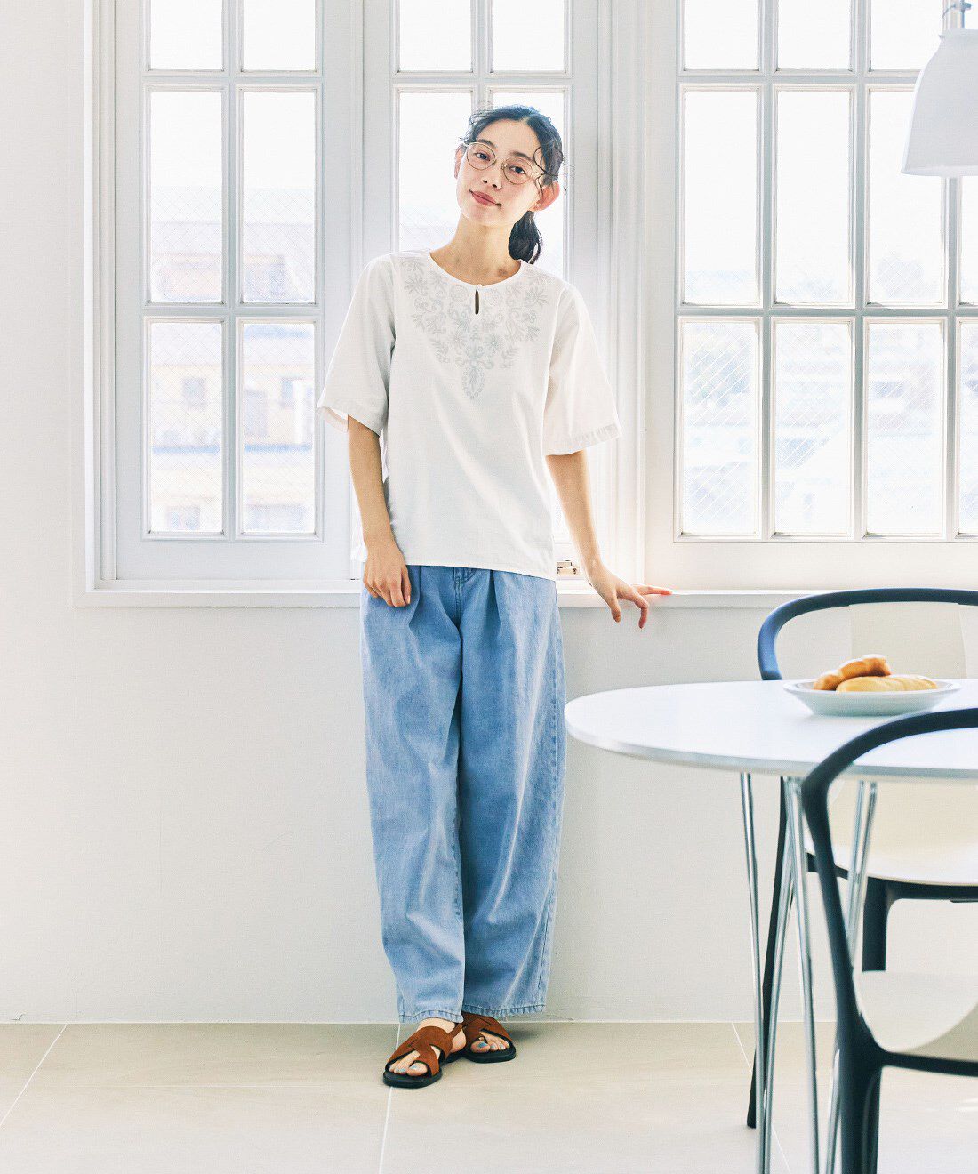 and myera［アンドマイラ］|and myera 刺しゅうが映えるトップス
