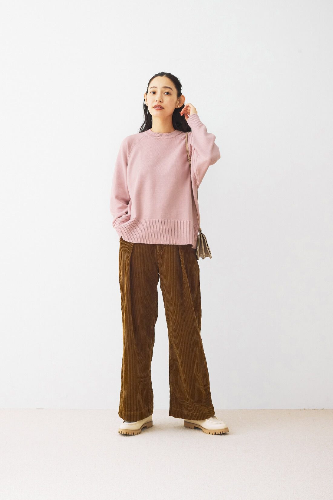 and myera［アンドマイラ］|コーデュロイ ワイドパンツ〈茶色〉のコーディネート