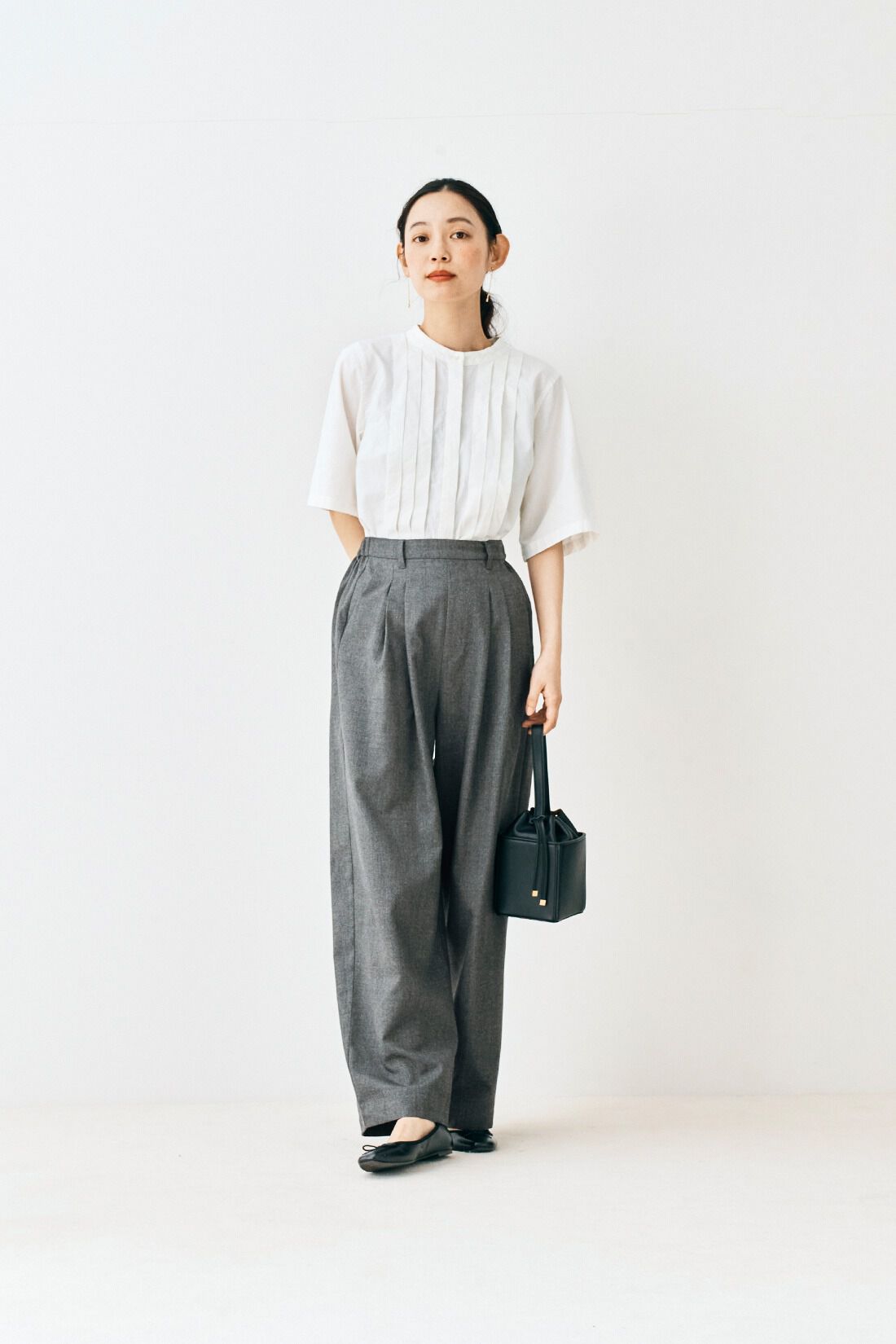 and myera［アンドマイラ］|and myera 幅広タックブラウス〈白〉