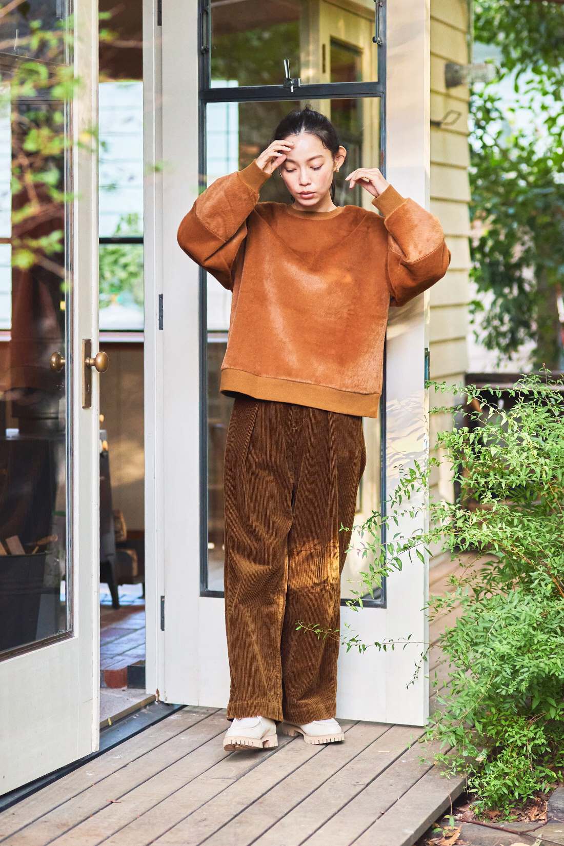 and myera［アンドマイラ］|コーデュロイ ワイドパンツ〈茶色〉のコーディネート