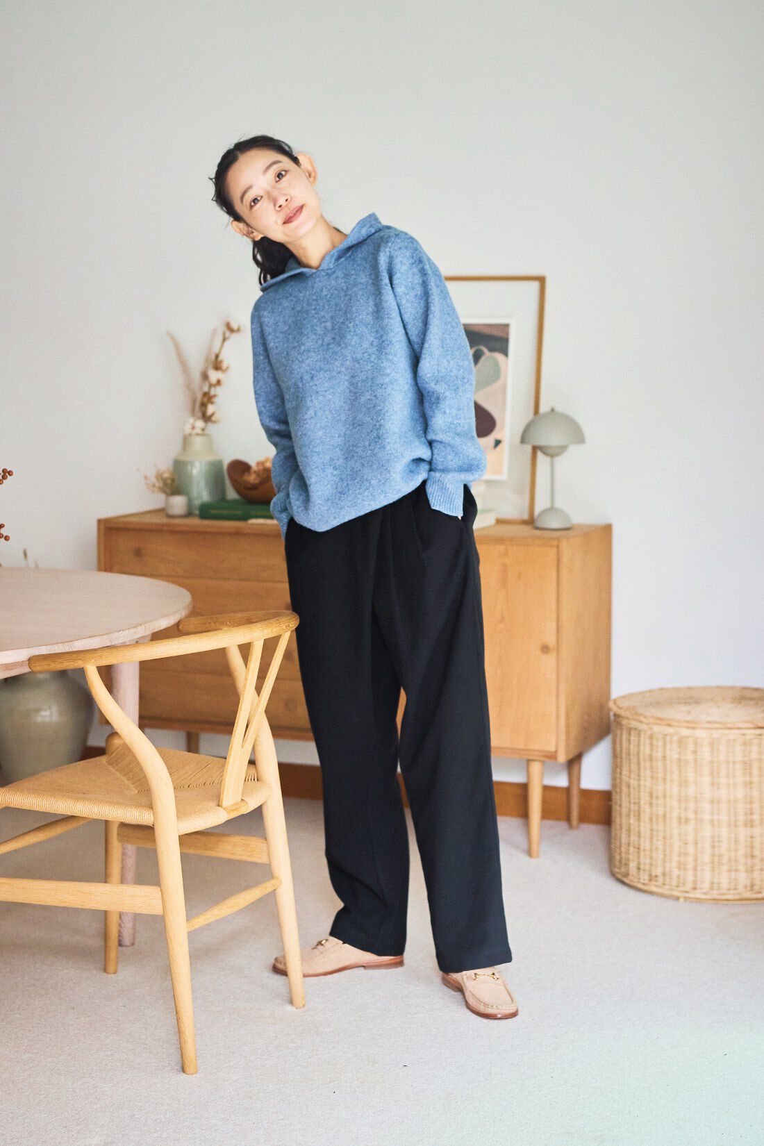 and myera［アンドマイラ］|斜めタック アシメトリー パンツ〈黒〉のコーディネート