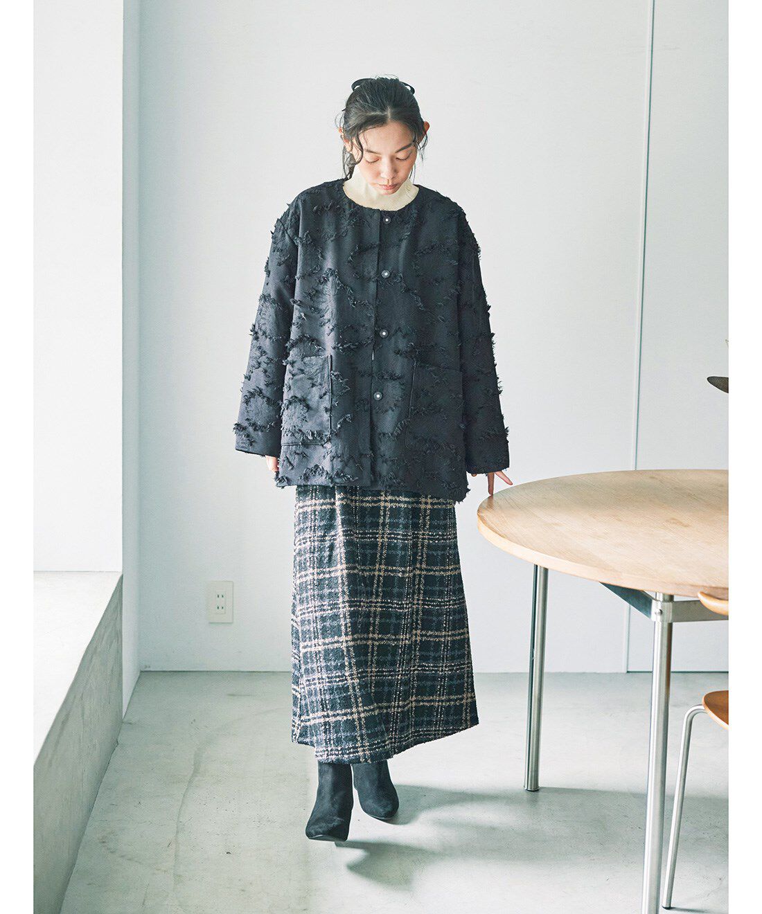 and myera［アンドマイラ］|綿100% ボタン開き タートルとヴィンテージ チェック スカート ブラックのコーディネート