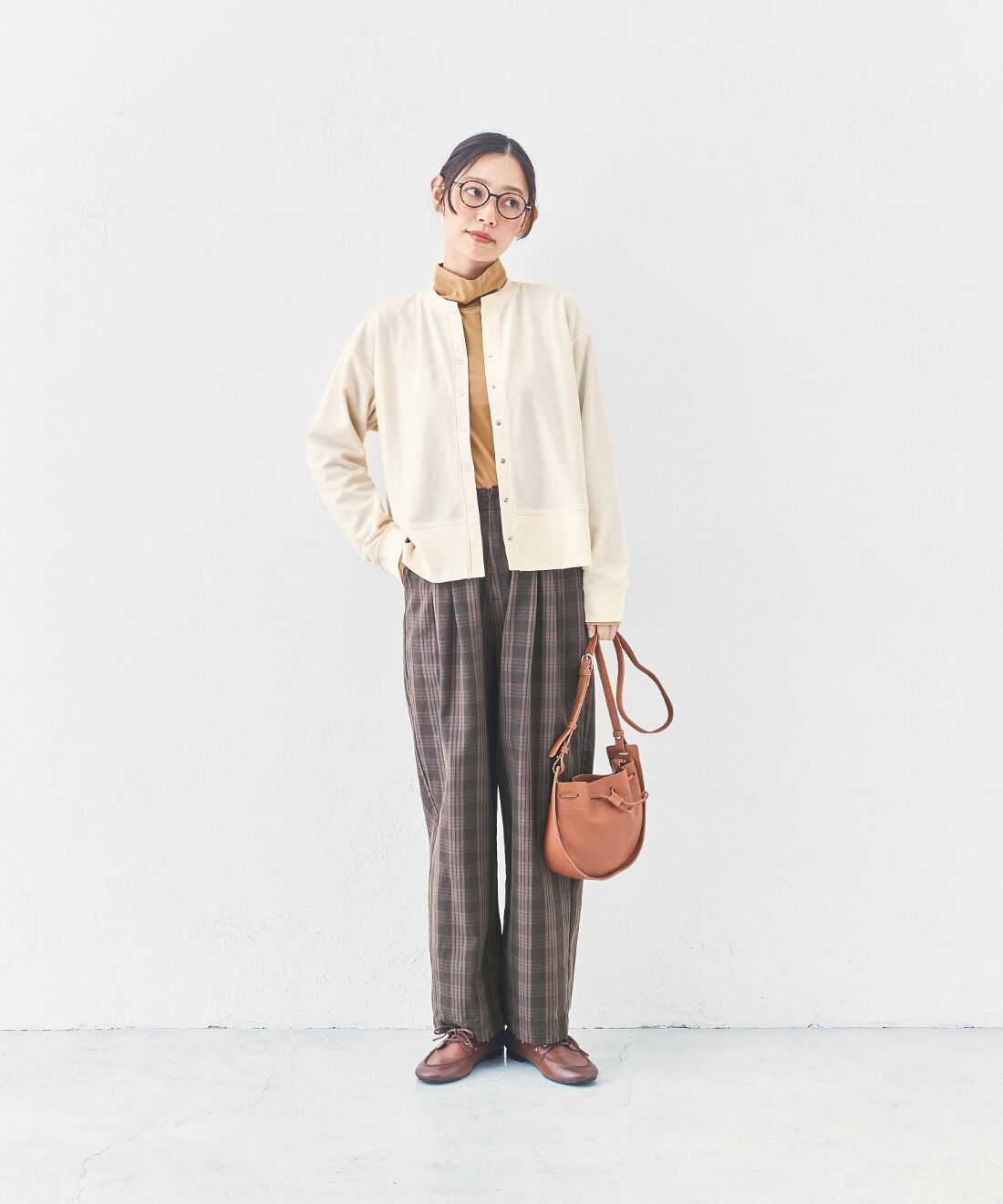 and myera［アンドマイラ］|and myera さらりとしたカットソータートルの会