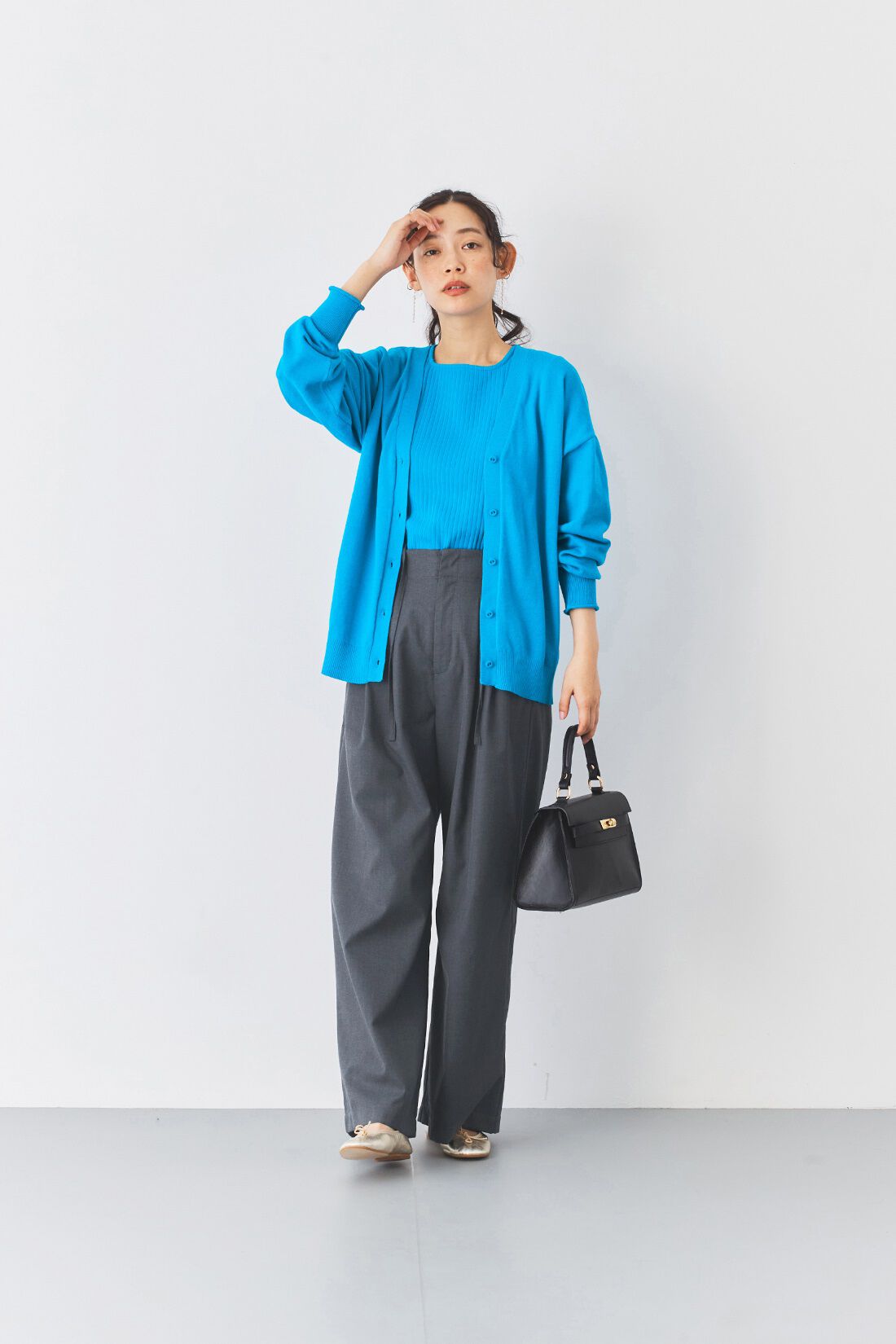 and myera［アンドマイラ］|and myera カーデとＴシャツのセット〈青色〉