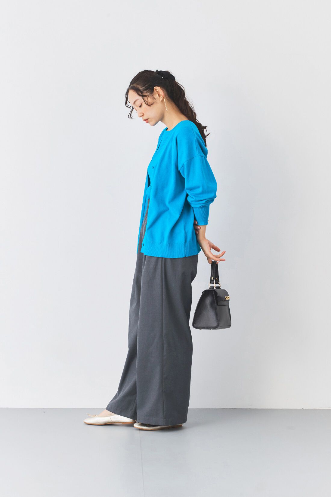 and myera［アンドマイラ］|and myera カーデとＴシャツのセット〈青色〉