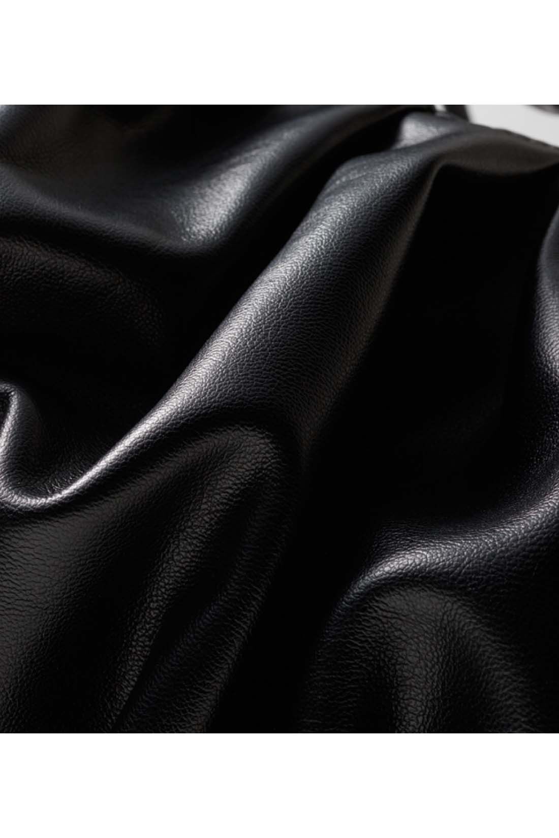 SYRUP. [シロップ．]|シロップ． おめかし気分からカジュアルまでくしゅくしゅハンドルバッグ〈ブラック〉|上質感あるフェイクレザー。やわらかく、使いやすい。