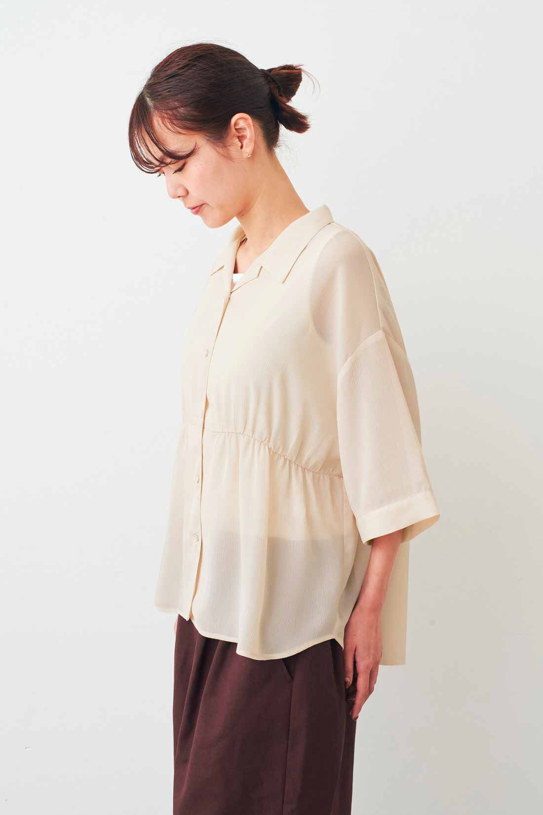 DRECO by IEDIT|【3～10日でお届け】IEDIT[イディット]　接触冷感素材で快適 ギャザーハーフスリーブシャツ〈アイボリー〉