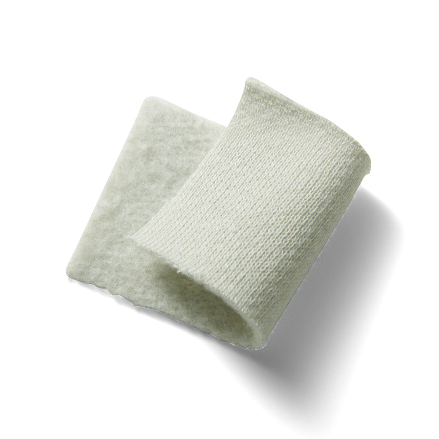 YOU+MORE!|YOU＋MORE！ パンダ大好き もこもこ刺しゅう裏起毛トレーナー〈スモーキーミント〉|滑らかでふんわりした着心地のポリエステル混素材。内側は裏起毛で暖か。