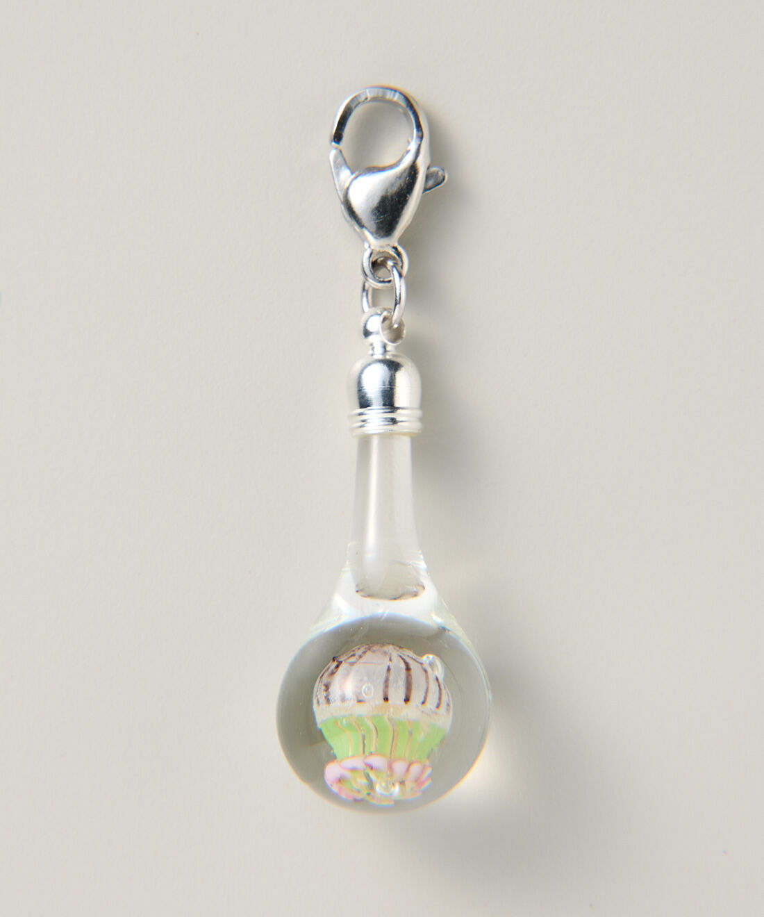 YOU＋MORE！［ユーモア］|YOU+MORE!　しずくの中で浮遊する クラゲ採集ドロップガラスチャームの会|ハナガサクラゲ