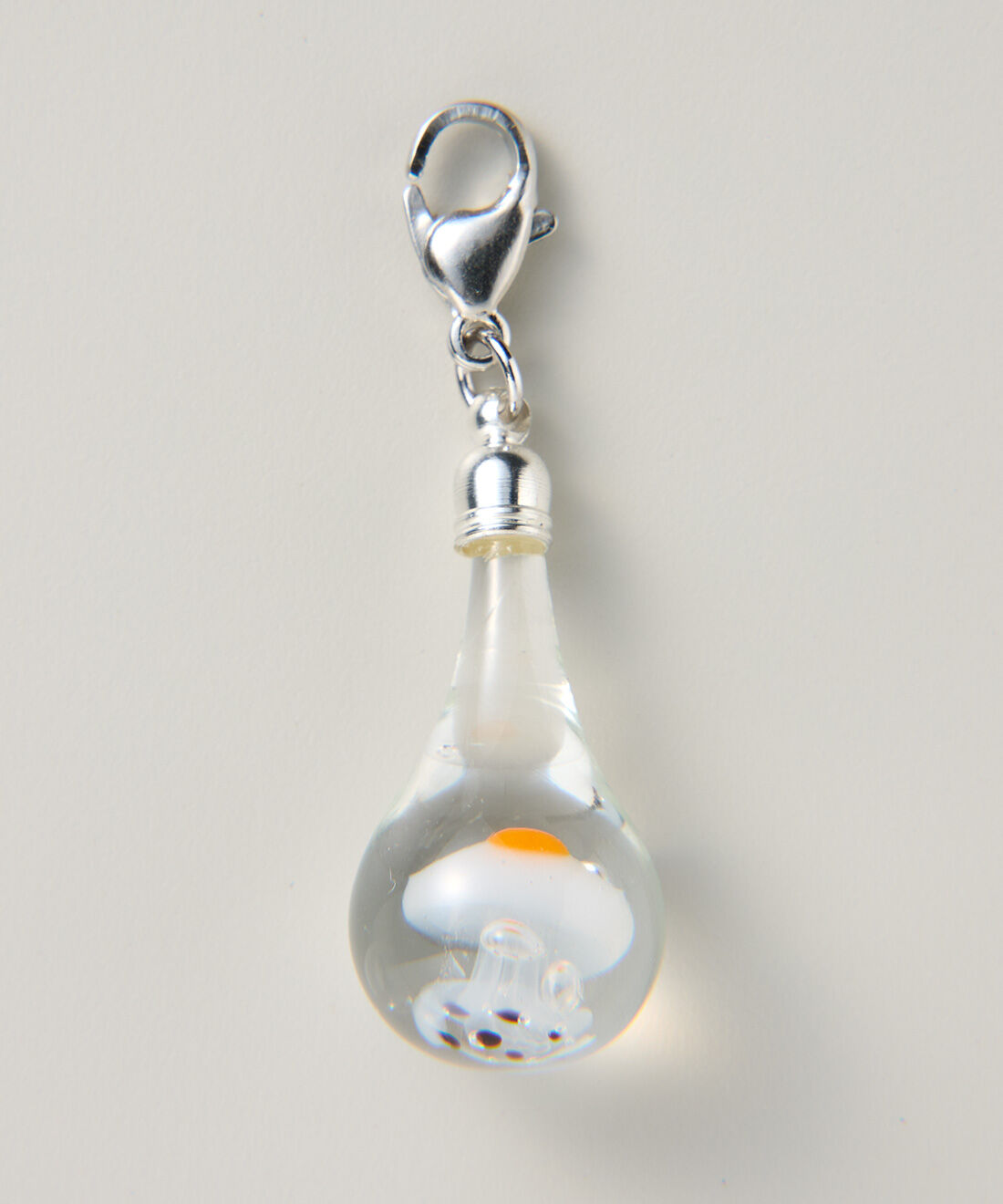 YOU＋MORE！［ユーモア］|YOU+MORE!　しずくの中で浮遊する クラゲ採集ドロップガラスチャームの会|コティロリーザ・ツベルクラータ