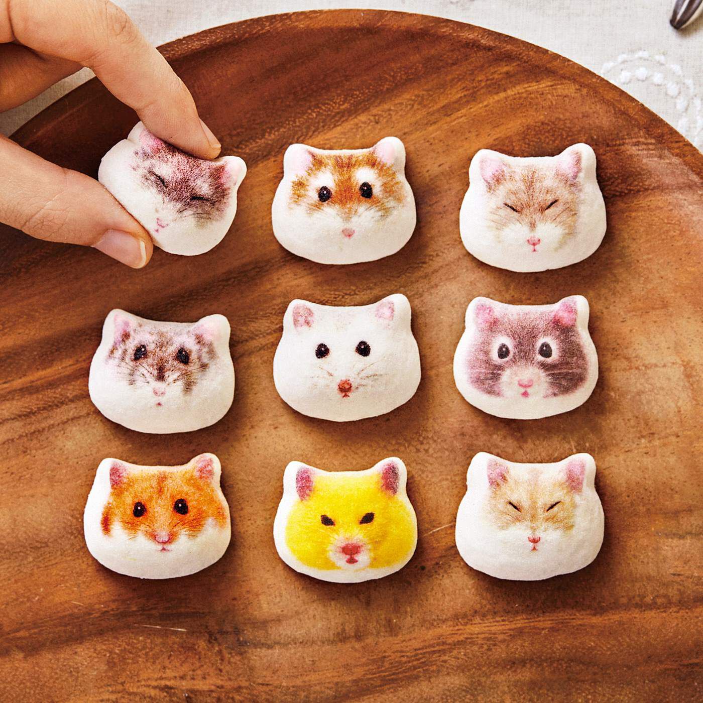 YOU＋MORE！［ユーモア］|YOU+MORE!　ほっぺをフニフニしたくなる ハムスターのミニ和風マシュマロ〈チョコ餡〉