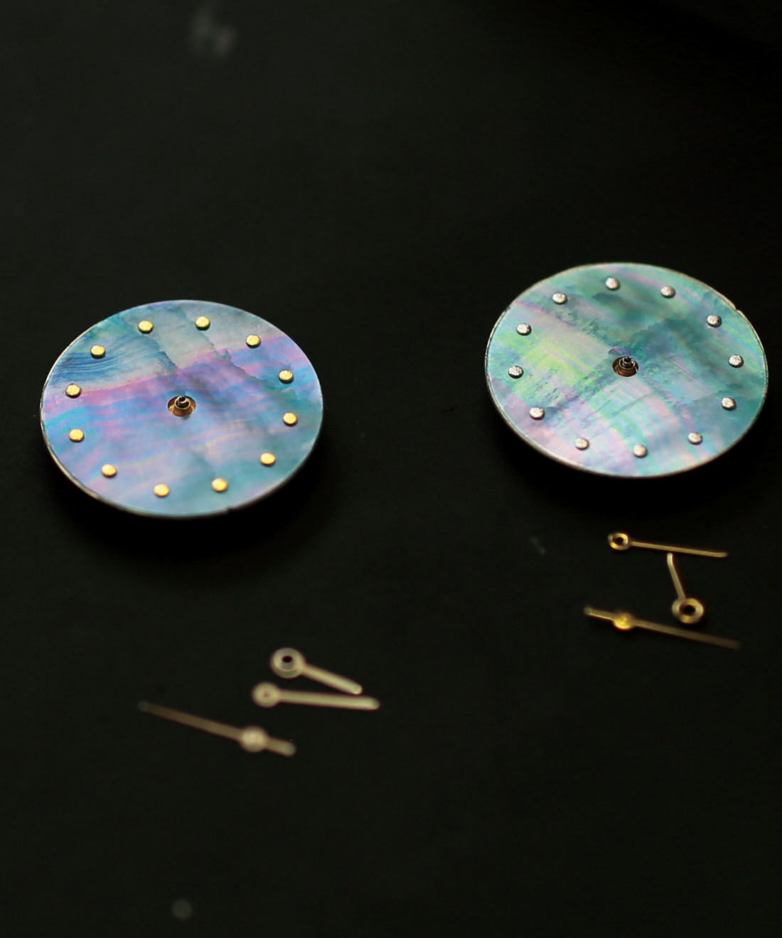 ＆Stories|金沢の時計職人が手掛けた 刹那に輝く一滴の雫に見惚れる 虹雫腕時計〈ベルト色・茶〉[時計：日本製]